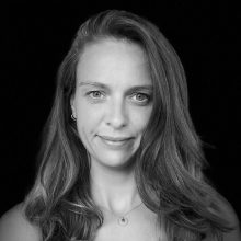 1652713667927 2 Vielfältiges Bild einer professionellen Frau, Recruiting Partner, Kooku.de, Business, Personal, Karriere, Teamarbeit.